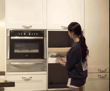 Em thư ký xinh đẹp Joo Hye-won chuyên phục vụ khách